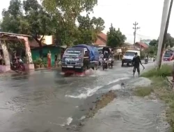 Tim Teknis Perumda Tirta Mulia Pemalang Atasi Kebocoran Pipa di Silarang Surajaya