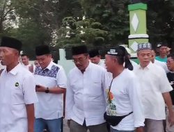 Usai Mansur Hidayat Berziarah di Makam Mbah Mengoneng, Teriakan Salam Dua Jari Menggema