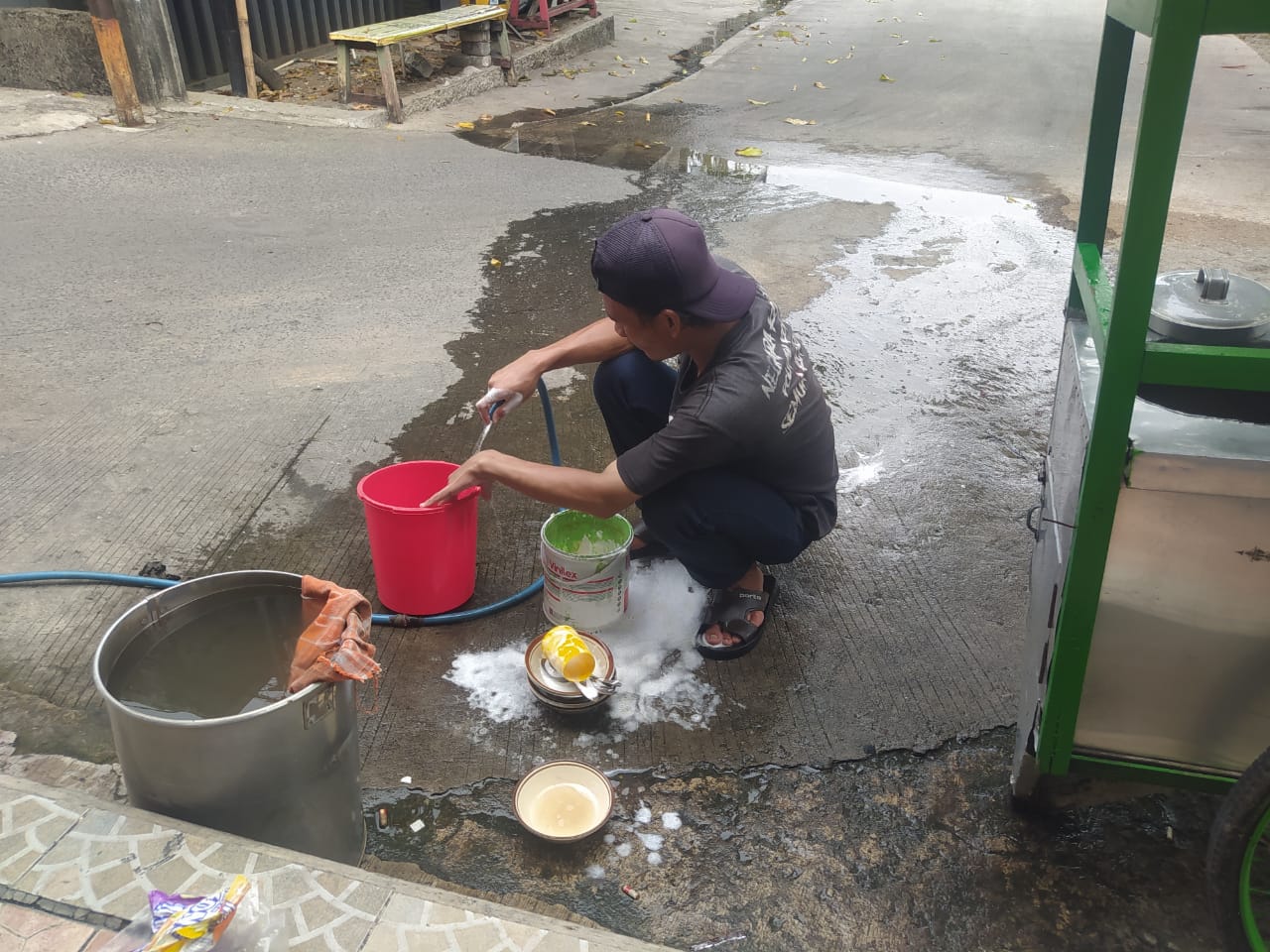 Penjual Bubur Kacang hijau Keliling Mengeluh Omset Penjualannya Menurun Drastis