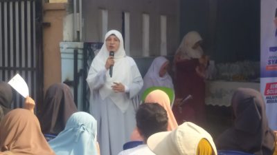 Bu Indah Yang Biasa di Panggil Kak Nun, Bersosialisasi Dalam Giat Bakti Sosial