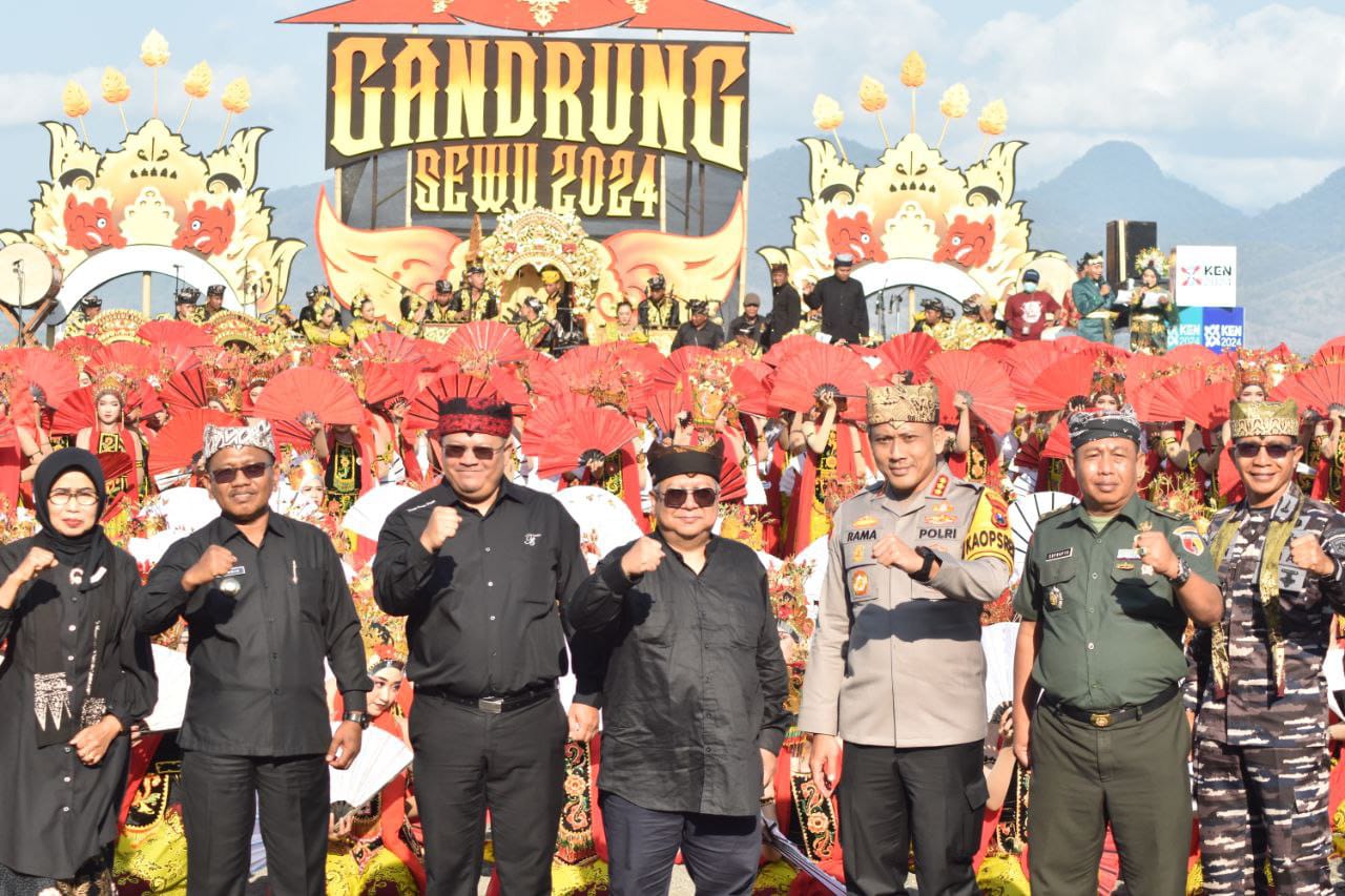 Kasdim 0825/Banyuwangi Hadiri Festival Gandrung Sewu 2024