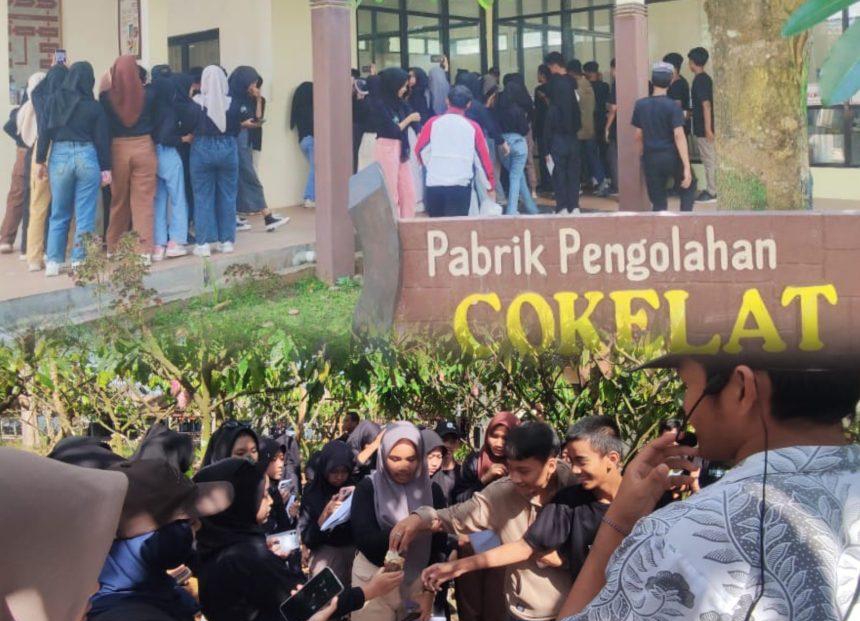 SMPN 1 Glagah Destinasi Study Lapangan Edukatif di Dusun Kakao