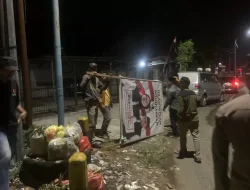 Ratusan Alat Peraga Kampanye (APK) Cabup dan Cawabup Kabupaten Banyuwangi Ditertibkan Petugas Saat Masa Tenang di Masing-masing Kecamatan