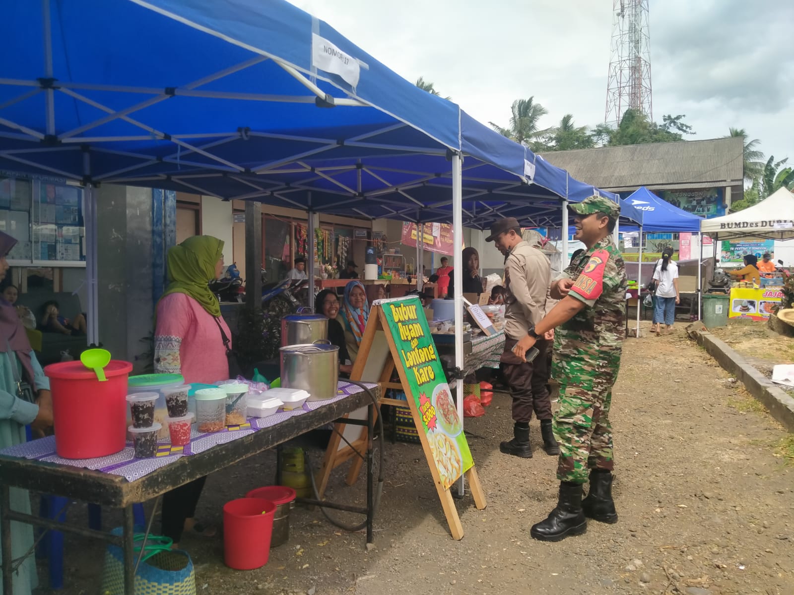 TNI-POLRI Amankan Acara Gebyar UMKM dan Refleksi Akhir Tahun Desa Songgon