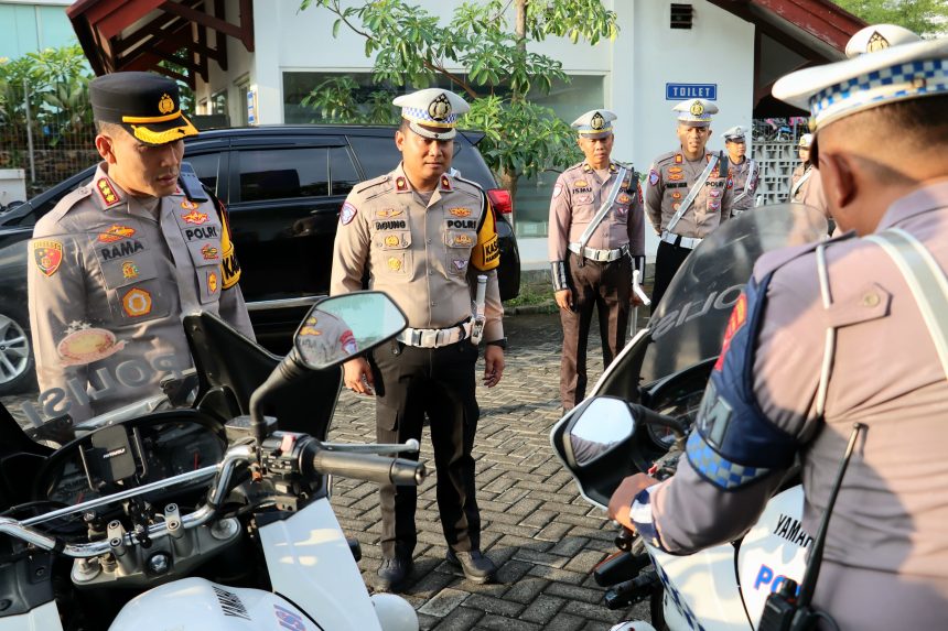 Pastikan Kesiapan Pelayanan dan Pengamanan, Kapolresta Banyuwangi Gelar dan Cek Ranmor Dinas Lantas