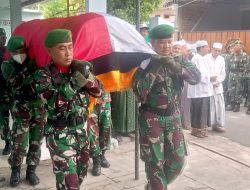 Pemakaman Militer Beri Penghormatan Terakhir Untuk Kapten Cba Abdul Kadir