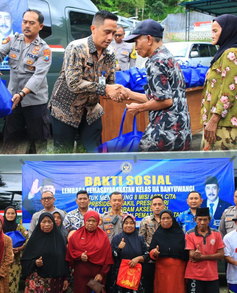 Lapas Banyuwangi Gelar Bakti Sosial, Bantu Warga Kurang Mampu di Kecamatan Licin