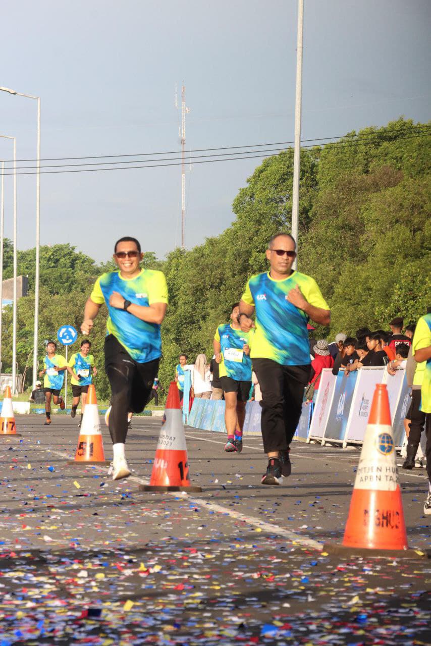 Danlanal Banyuwangi Letkol Laut (P) Hafidz, M.Tr.Opsla. Ikut Memeriahkan Acara East Java Run Festival