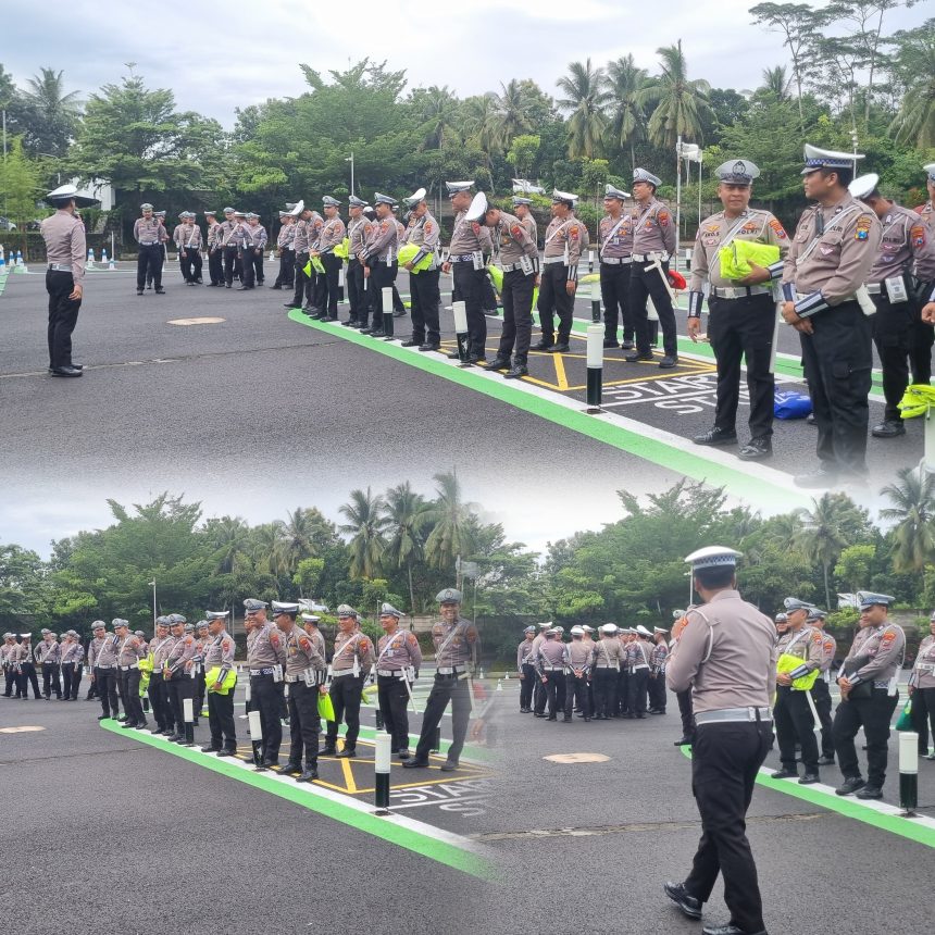 Kasat Lantas Polresta Banyuwangi Pimpin Apel Pagi Satuan Lalu Lintas Polresta Banyuwangi