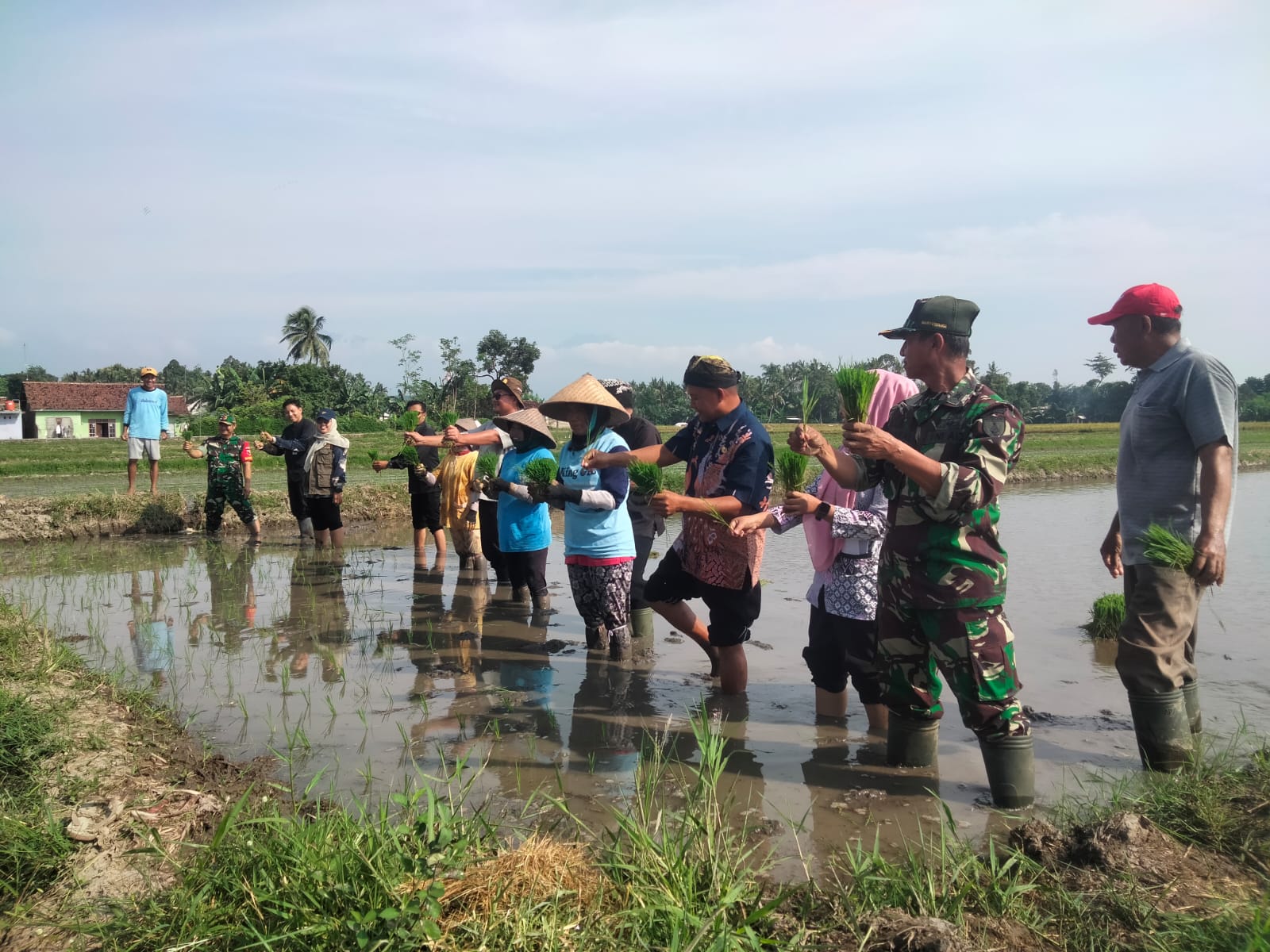 Kunjungan Kerja Kementrian Pertanian di Dusun Karangrejo, Desa Kabat Banyuwangi