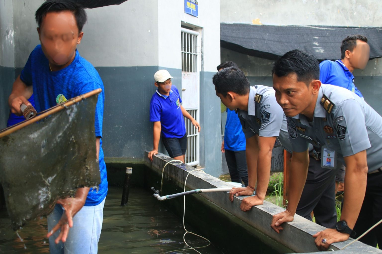 Berdayakan Warga Binaan, Lapas Banyuwangi Berhasil Panen Ikan Lele untuk Mendukung Program Ketahanan Pangan