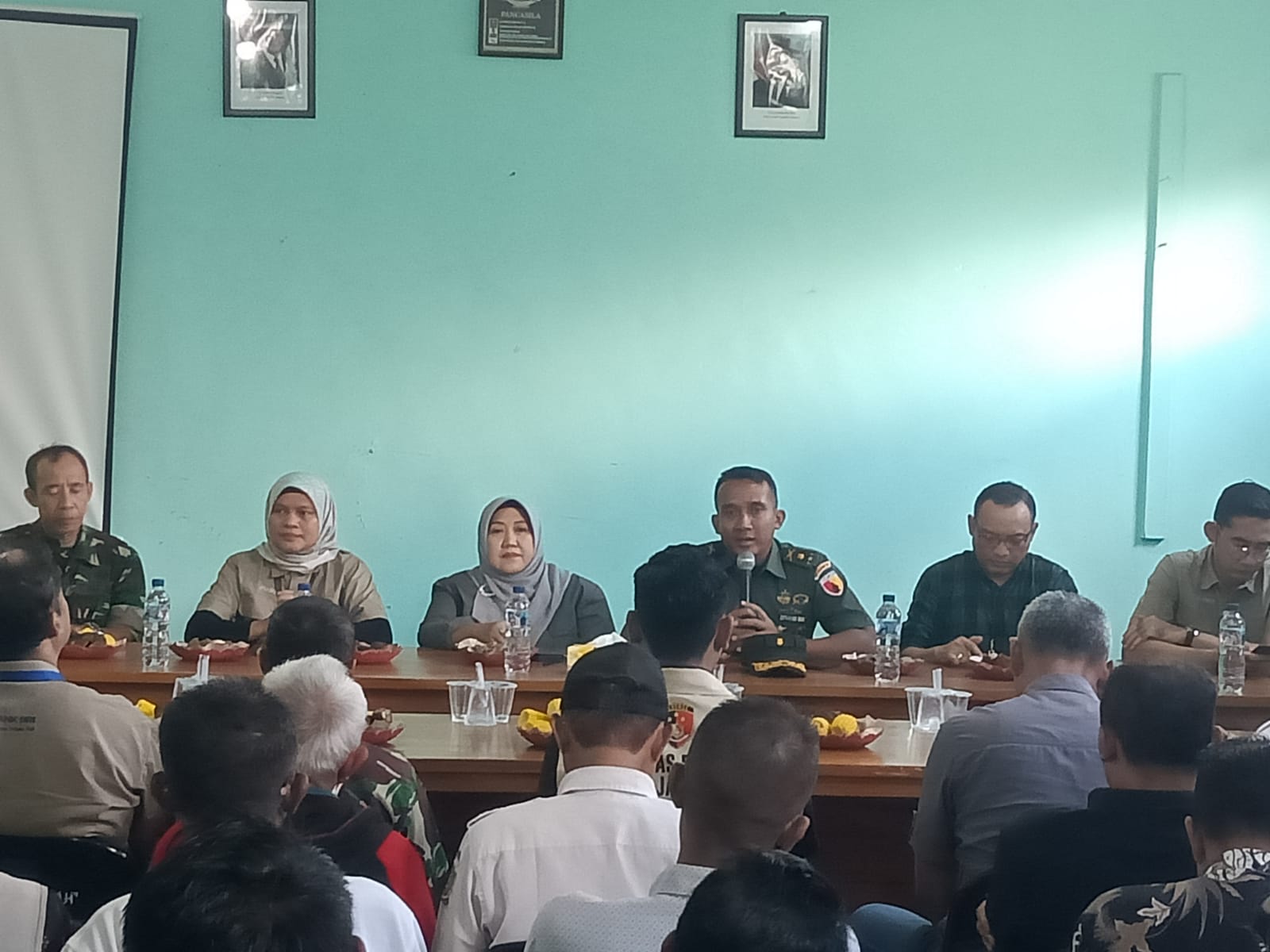 Danramil 0825/14 Kabat, Dampingi Sosialisasi Serapan Gabah Oleh Bulog di BPP Kabat