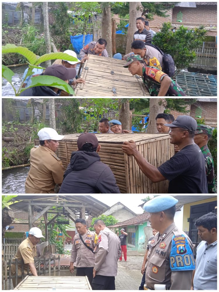 Dukung Ketahanan Pangan, Polresta Banyuwangi Melalui Polsek Singojuruh Serahkan Keramba Ikan kepada Warga