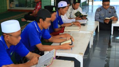 Semangat Ramadhan, Warga Binaan di Lapas Banyuwangi Khatamkan Al-Qur’an Empat Kali dalam Sehari