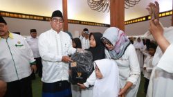 Baznas Jatim dan Banyuwangi Santuni 1000 Anak Yatim, Wakil Bupati Banyuwangi Mujiono Ajak Lebih Perhatian ke Masa Depan Pendidikan Anak Yatim Piatu